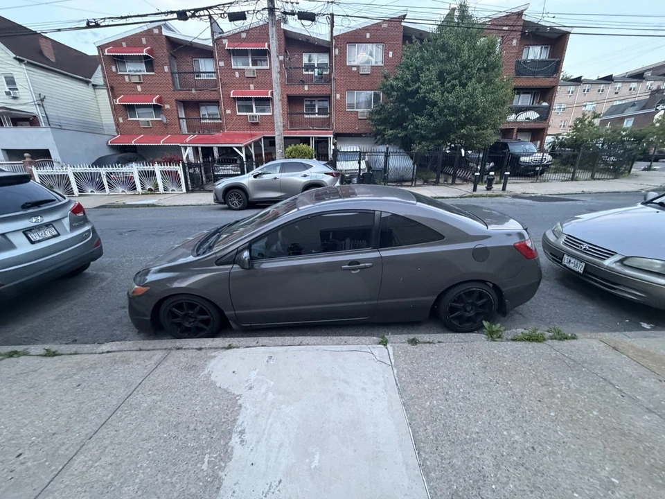 2009 Honda Civic 8th Gen - Image 3 of 6