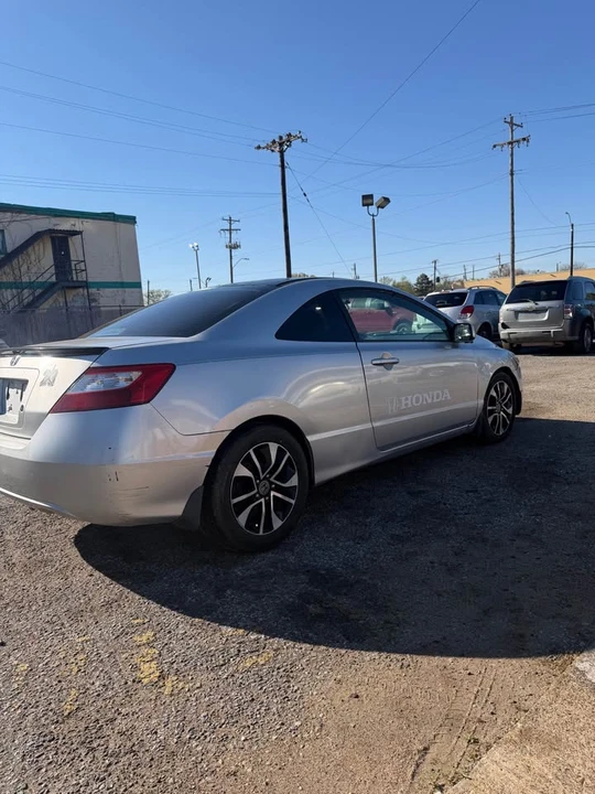 2009 Honda Civic 8th Gen - Image 2 of 9