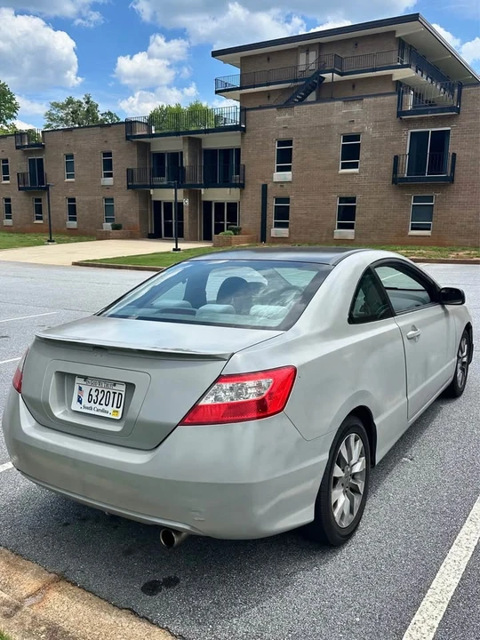 2009 Honda Civic 8th Gen - Image 2 of 9