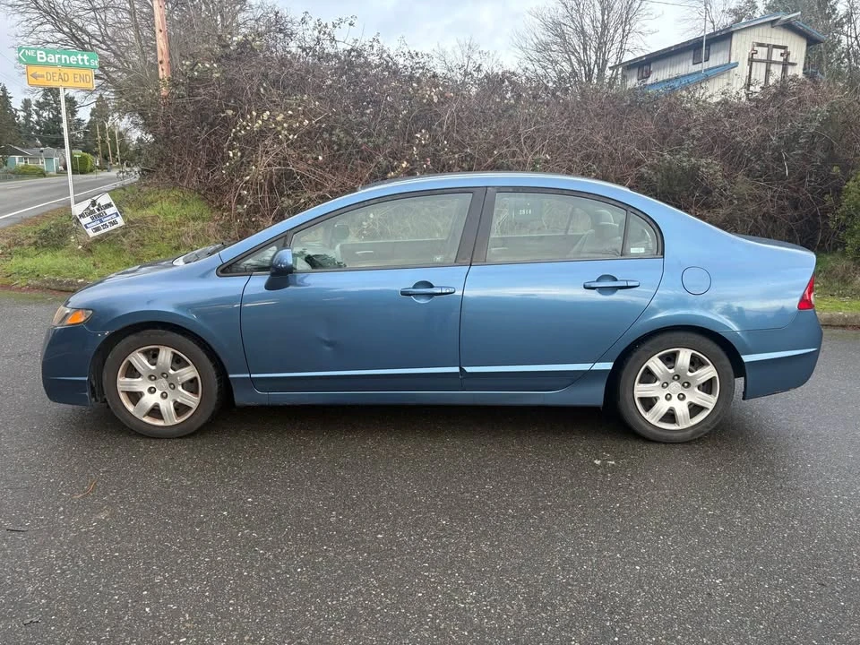 2009 Honda Civic 8th Gen - Image 2 of 8