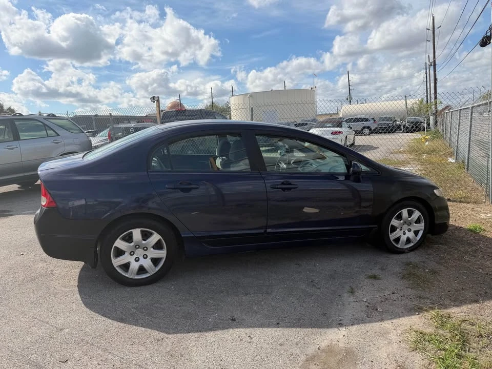2009 Honda Civic 8th Gen - Image 3 of 7