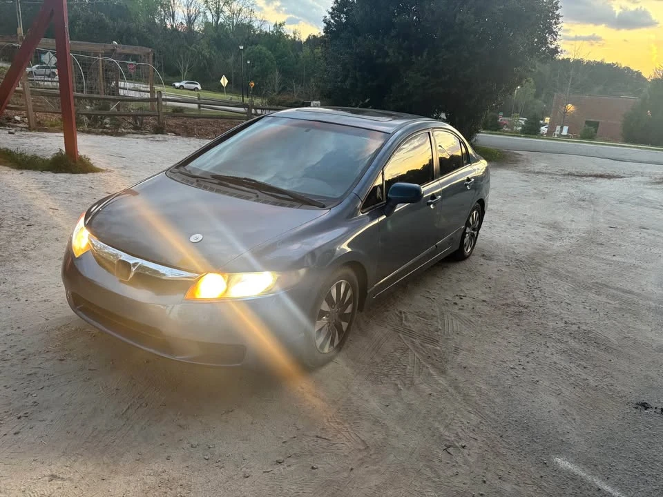 2009 Honda Civic 8th Gen - Image 2 of 13