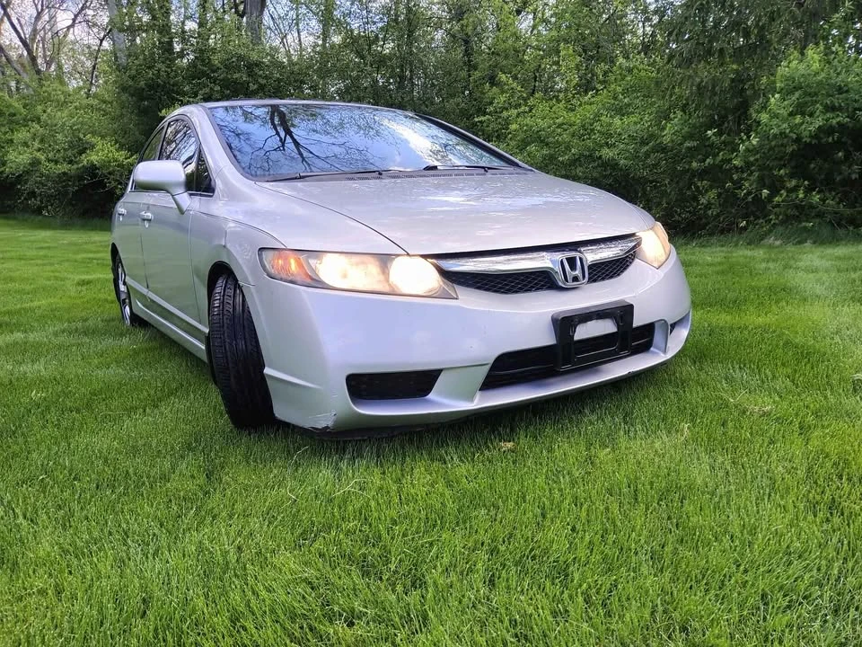 2009 Honda Civic 8th Gen - Image 2 of 15