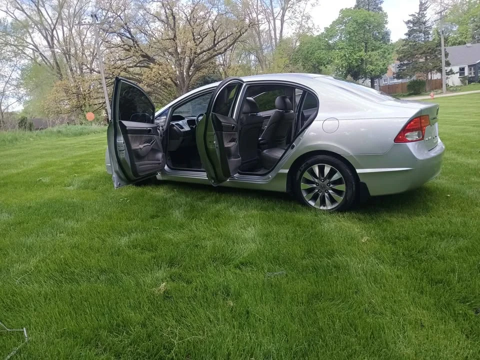 2009 Honda Civic 8th Gen - Image 11 of 15