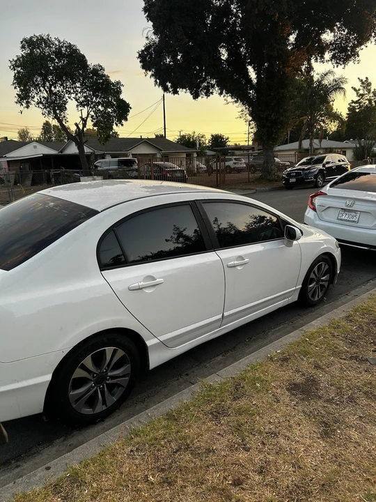 2009 Honda Civic 8th Gen - Image 2 of 9