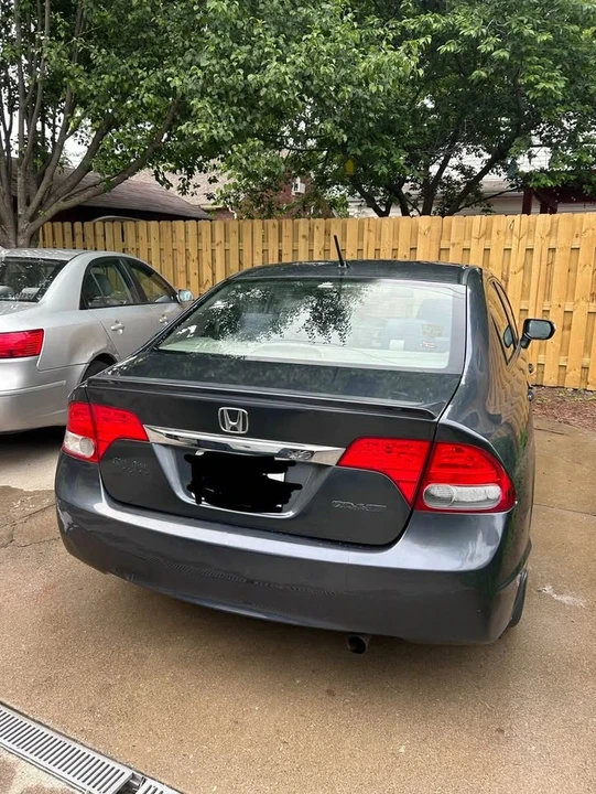 2009 Honda Civic 8th Gen - Image 3 of 10
