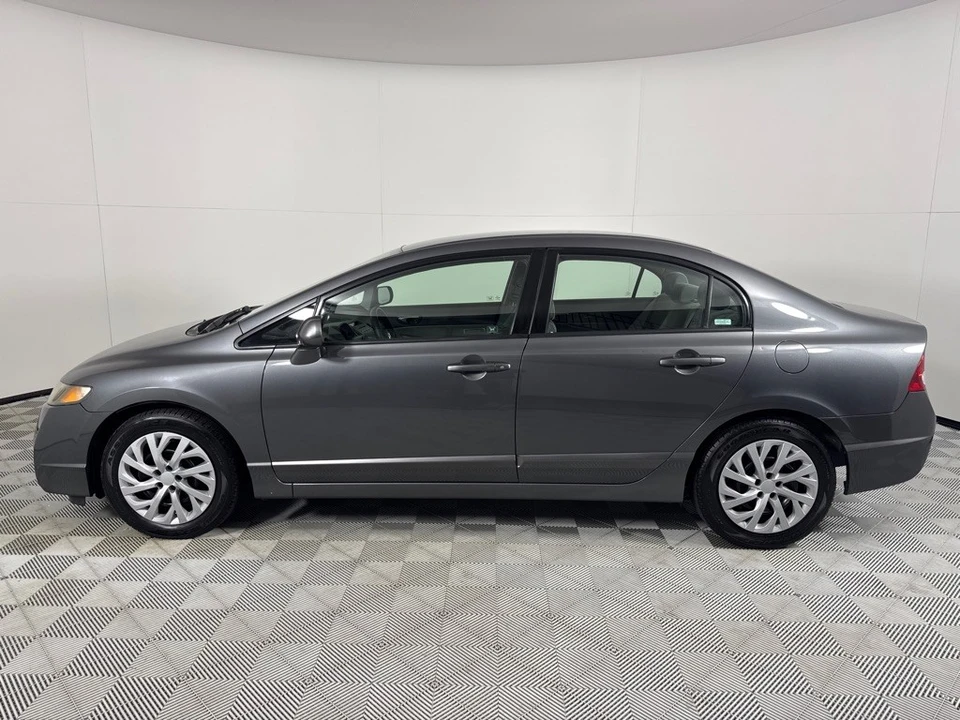 2009 Honda Civic 8th Gen - Image 9 of 12