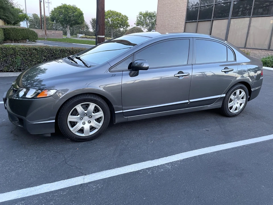 2009 Honda Civic 8th Gen - Image 2 of 31