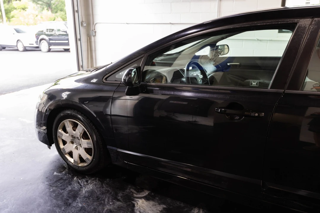2009 Honda Civic 8th Gen - Image 3 of 31