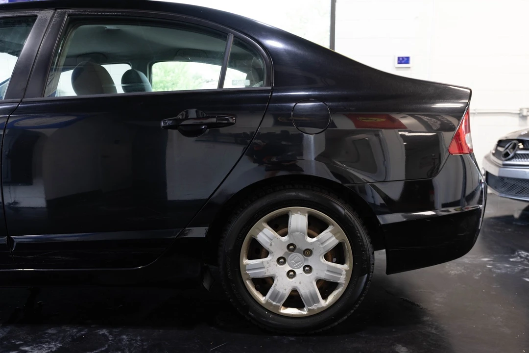 2009 Honda Civic 8th Gen - Image 7 of 31