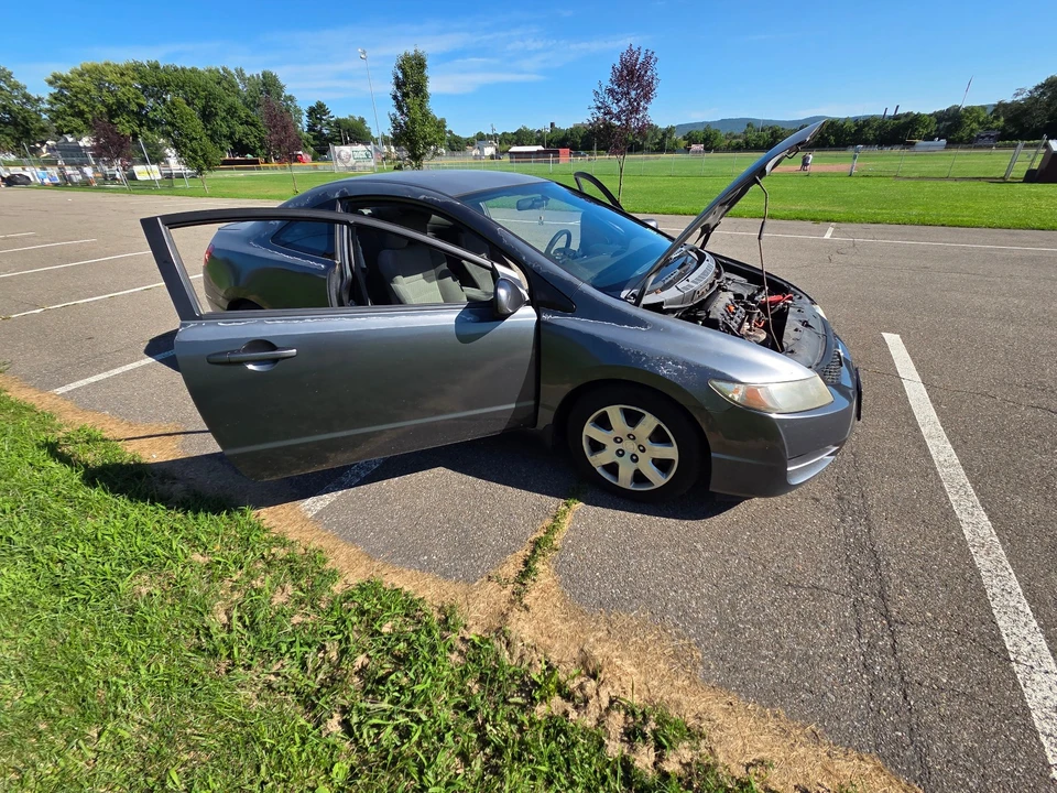2009 Honda Civic 8th Gen - Image 2 of 12