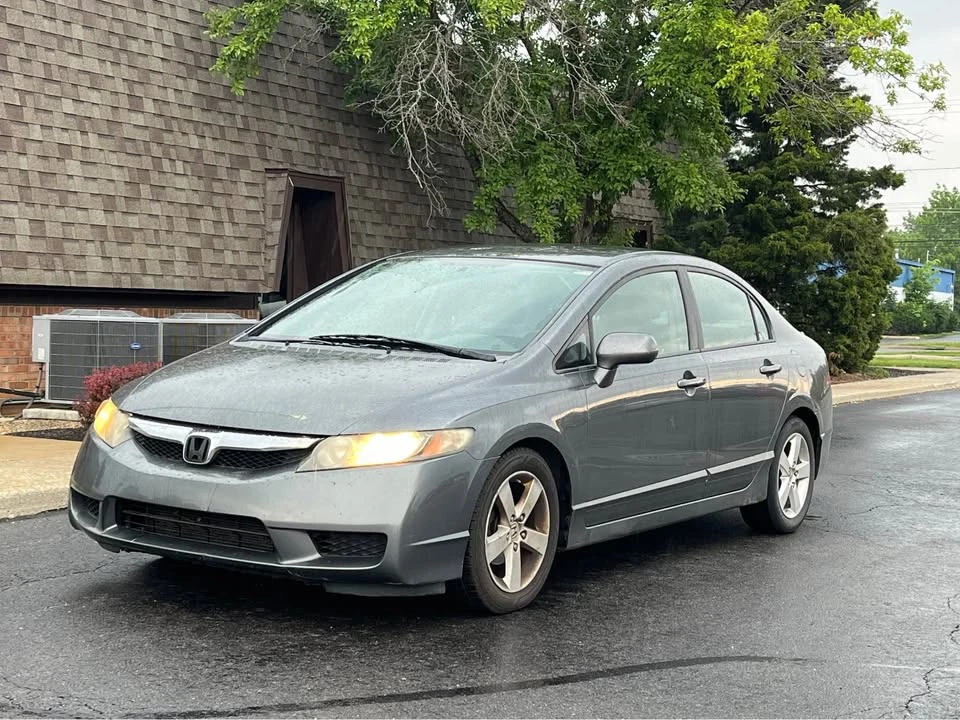 2009 Honda Civic 8th Gen - Image 2 of 18
