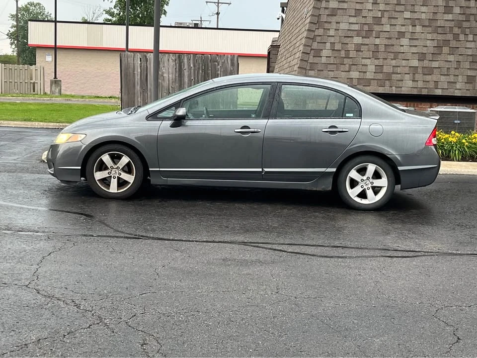 2009 Honda Civic 8th Gen - Image 5 of 18