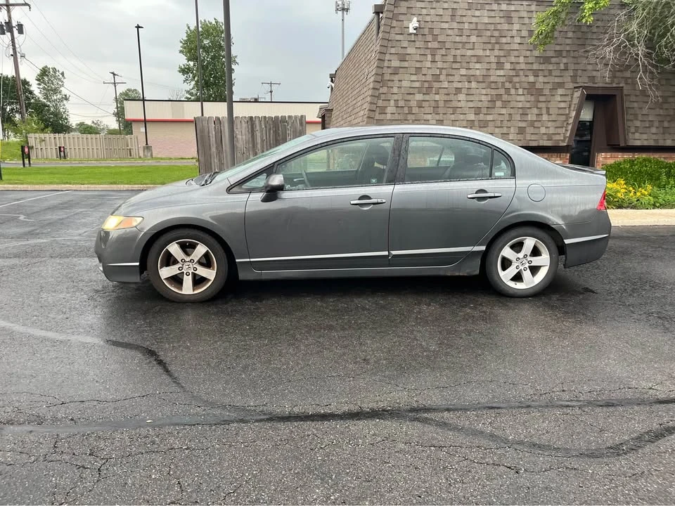 2009 Honda Civic 8th Gen - Image 4 of 18