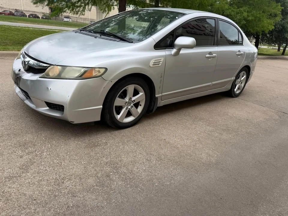 2009 Honda Civic 8th Gen - Image 3 of 10