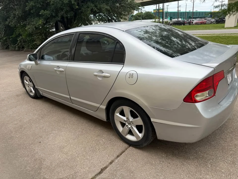 2009 Honda Civic 8th Gen - Image 8 of 10