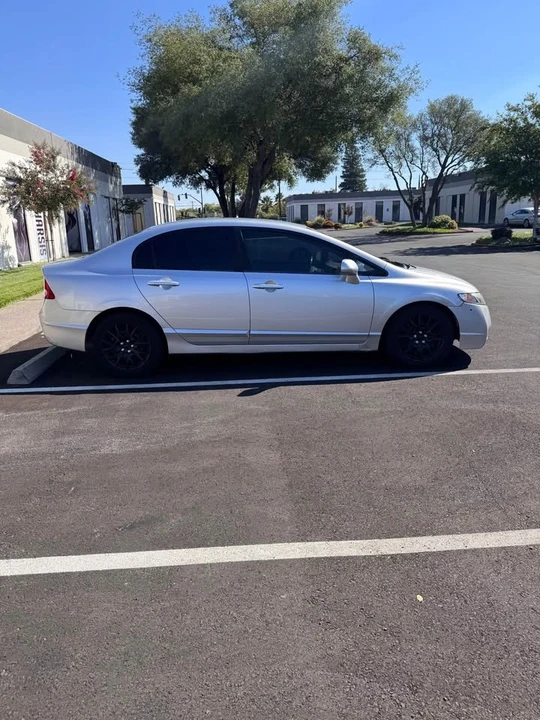 2009 Honda Civic 8th Gen - Image 4 of 7