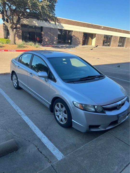 2009 Honda Civic 8th Gen - Image 2 of 6