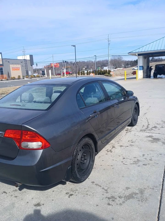 2009 Honda Civic 8th Gen - Image 2 of 4