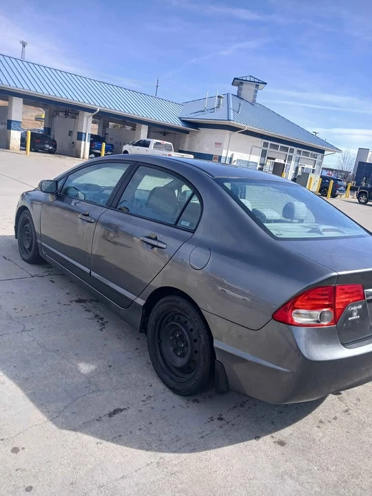 2009 Honda Civic 8th Gen - Image 3 of 4