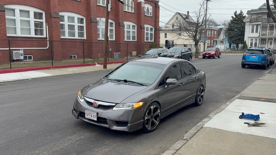 2009 Honda Civic 8th Gen - Image 2 of 6