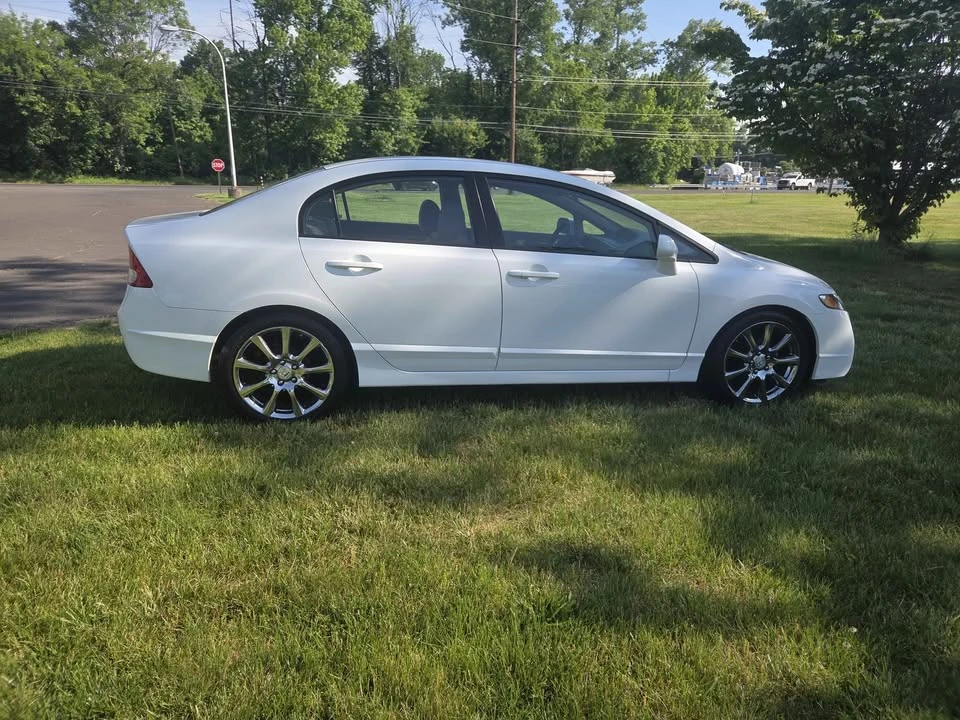 2009 Honda Civic - Image 4 of 13
