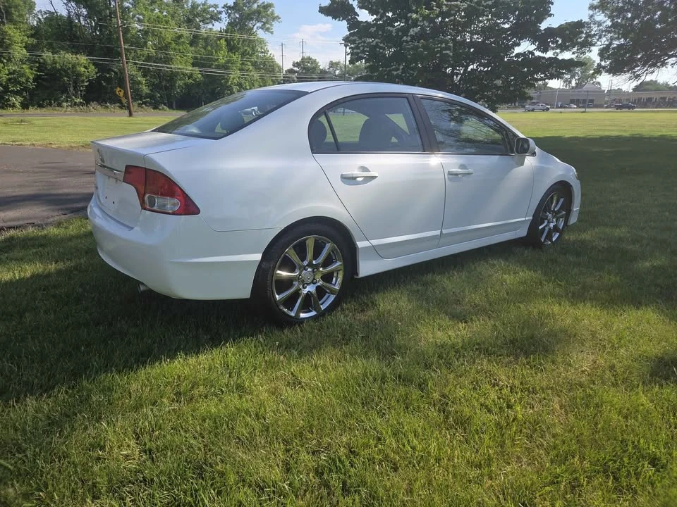 2009 Honda Civic - Image 5 of 13