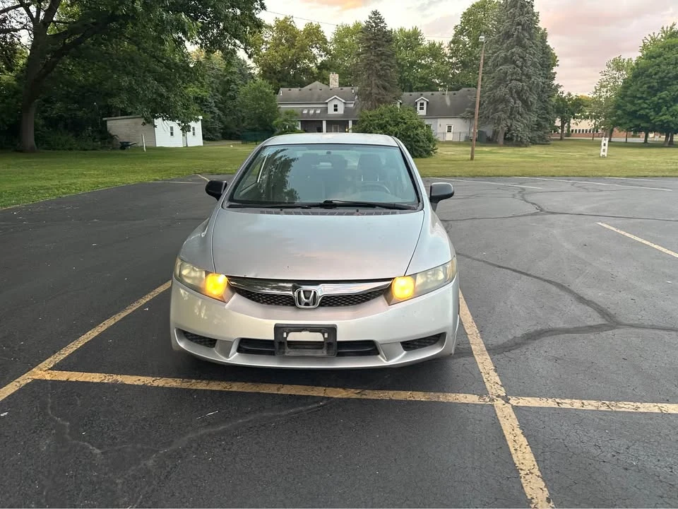 2009 Honda Civic 8th Gen - Image 3 of 15