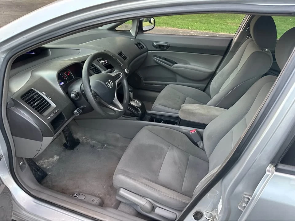 2009 Honda Civic 8th Gen - Image 8 of 15