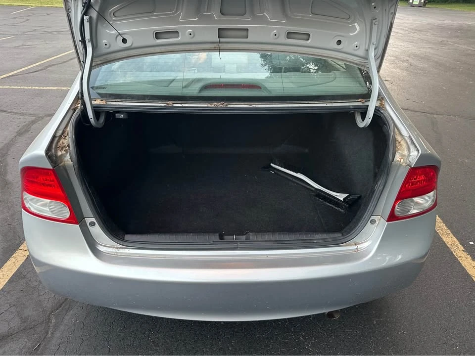 2009 Honda Civic 8th Gen - Image 10 of 15