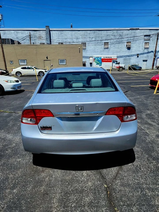 2009 Honda Civic 8th Gen - Image 2 of 15
