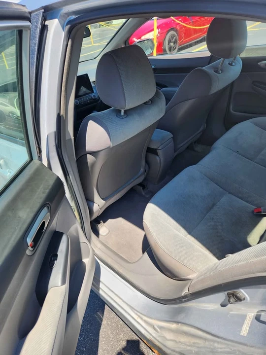 2009 Honda Civic 8th Gen - Image 7 of 15