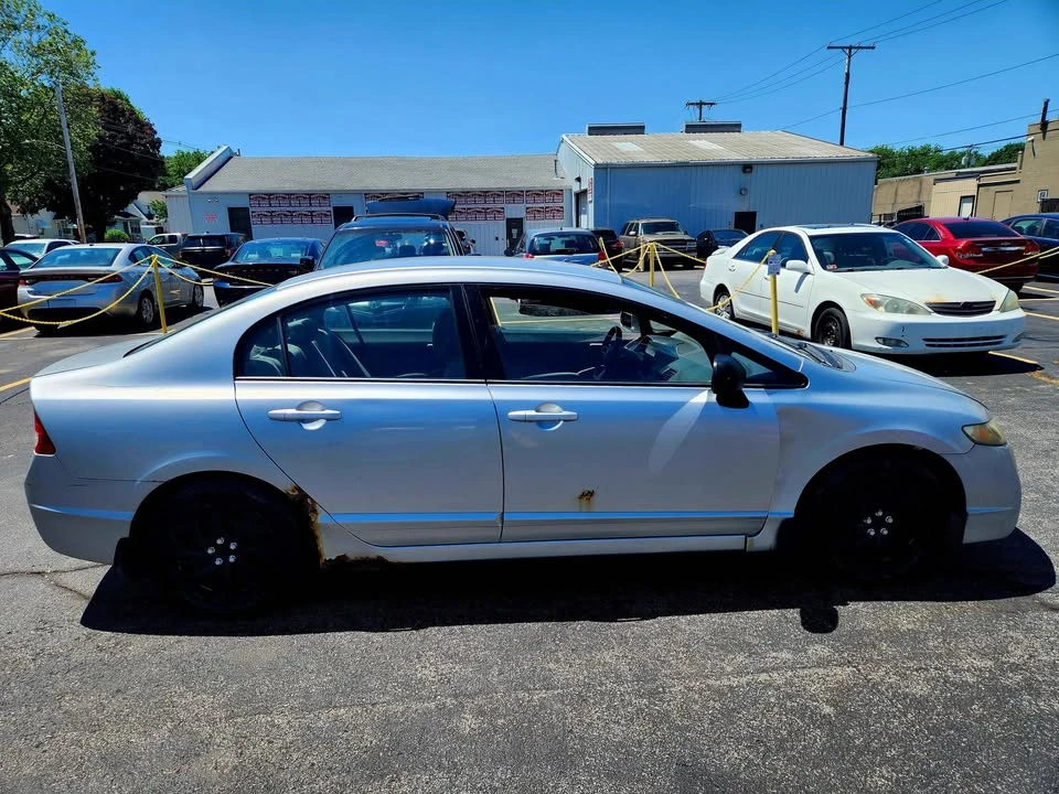 2009 Honda Civic 8th Gen - Image 4 of 15
