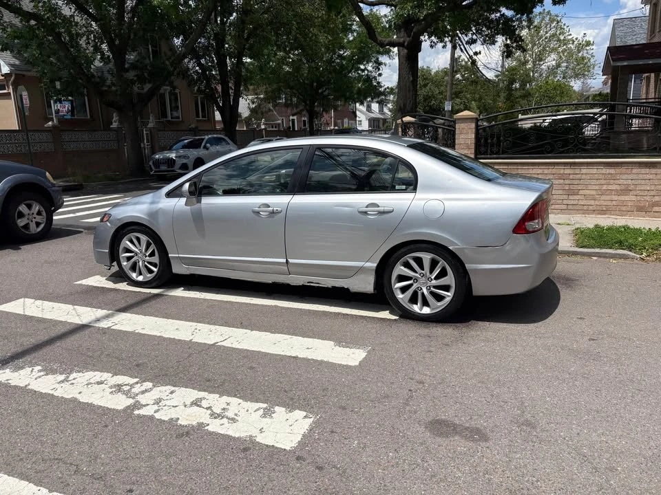 2009 Honda Civic 8th Gen - Image 4 of 6