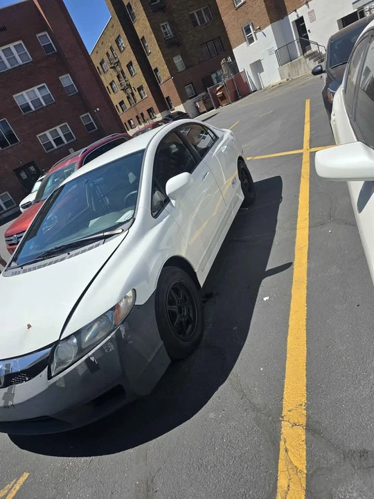 2009 Honda Civic 8th Gen - Image 10 of 13