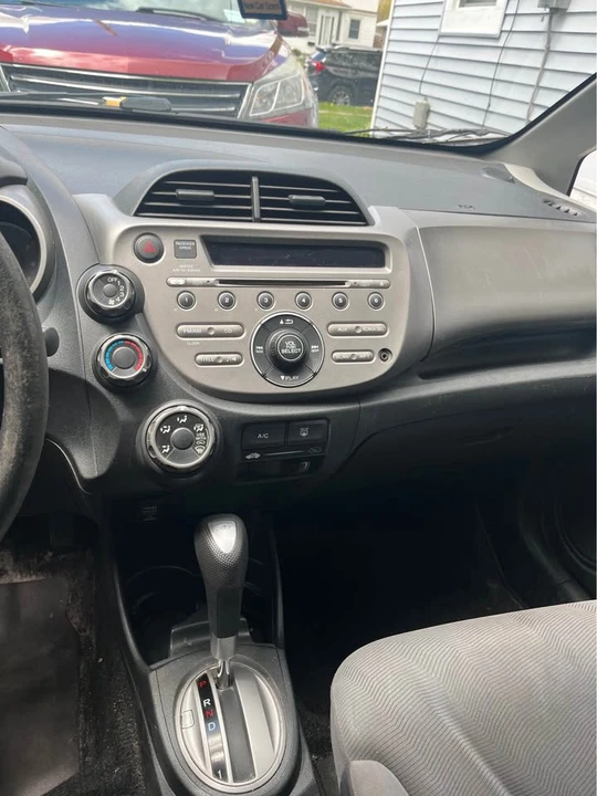 2009 Honda Fit - Image 3 of 12
