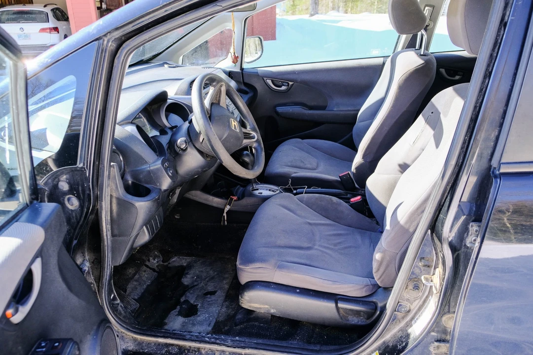 2009 Honda Fit - Image 4 of 11