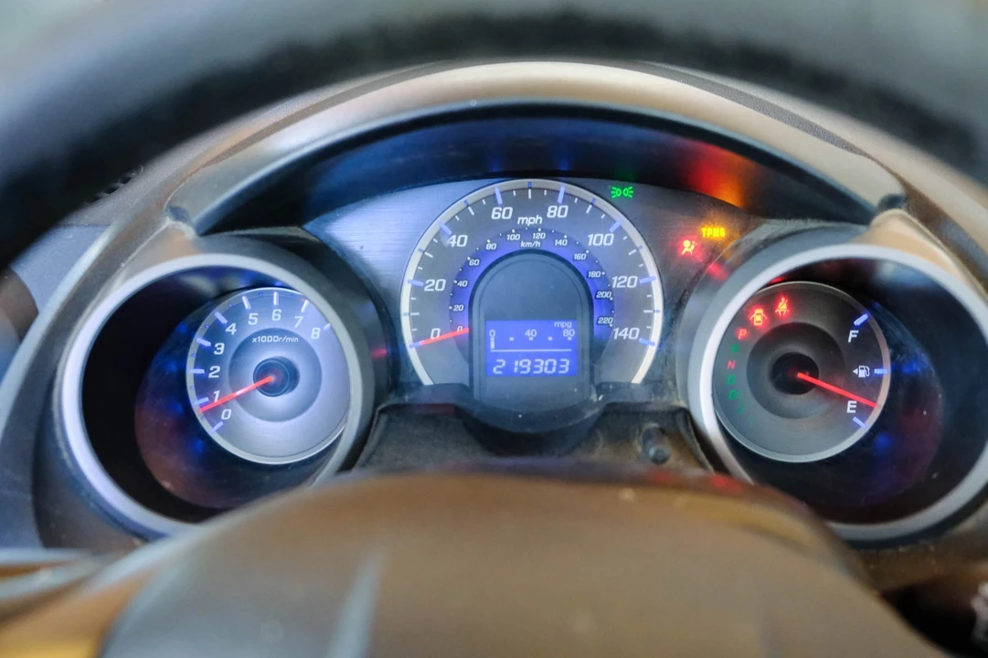 2009 Honda Fit - Image 6 of 11