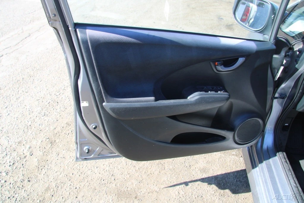 2009 Honda Fit - Image 11 of 21