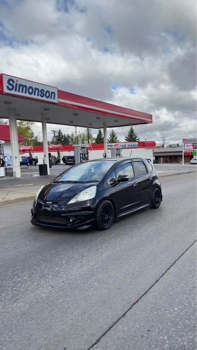 2009 Honda Fit - Image 2 of 4