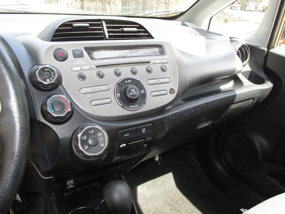 2009 Honda Fit - Image 18 of 21
