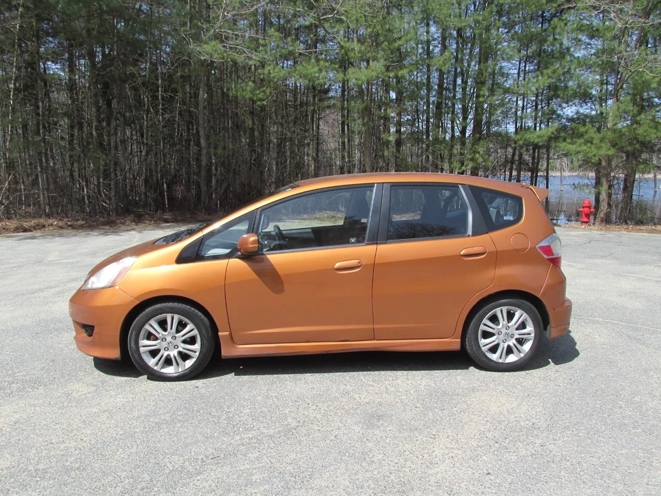 2009 Honda Fit - Image 2 of 21