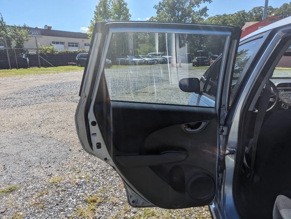 2009 Honda Fit - Image 17 of 21