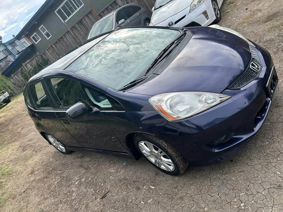 2009 Honda Fit - Image 4 of 12