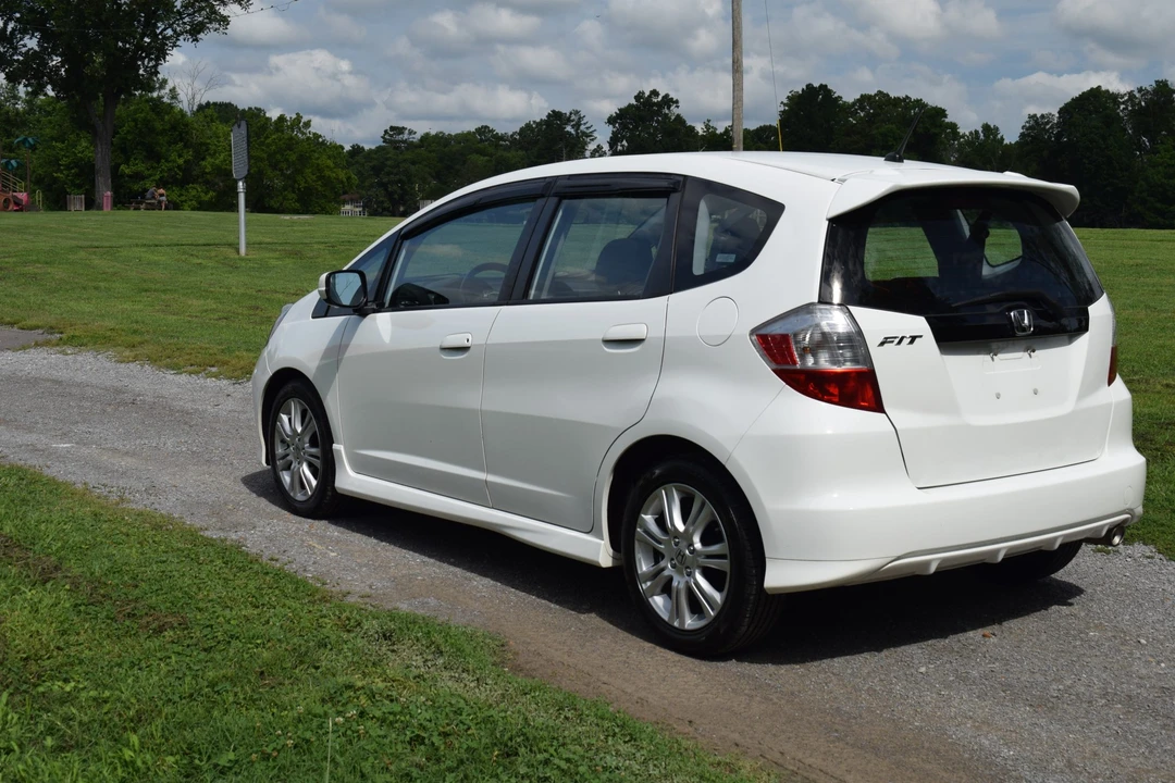2009 Honda Fit - Image 11 of 31