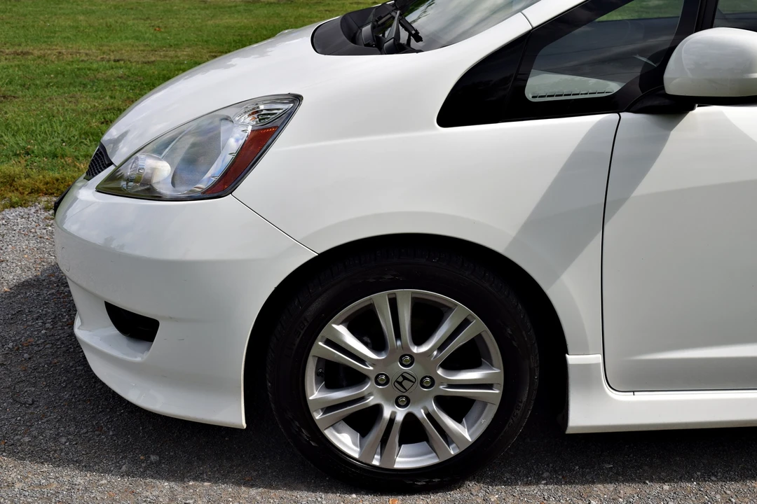 2009 Honda Fit - Image 13 of 31
