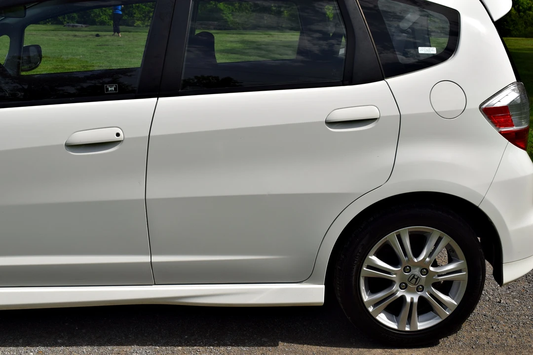 2009 Honda Fit - Image 15 of 31
