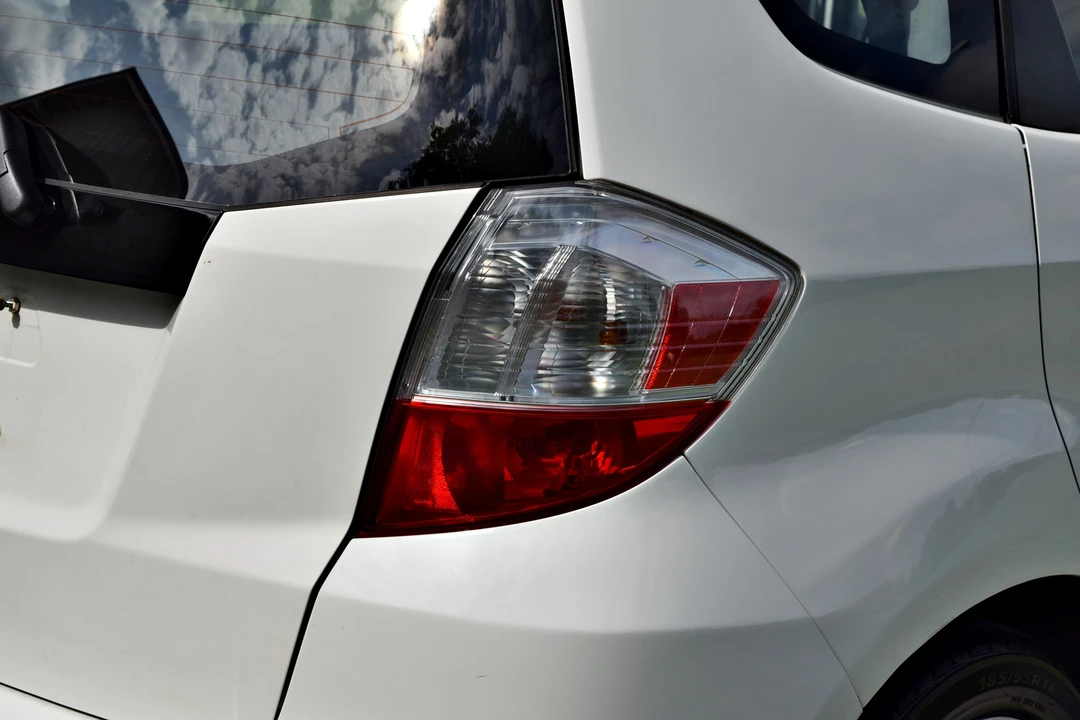2009 Honda Fit - Image 18 of 31