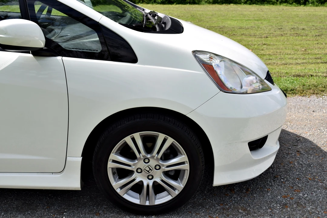 2009 Honda Fit - Image 19 of 31