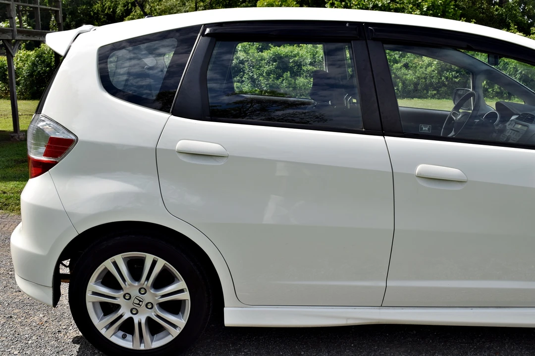2009 Honda Fit - Image 21 of 31